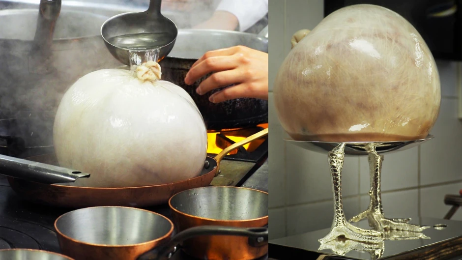 Món gà Pháp xa xỉ giá 11 triệu đồng nấu trong bàng quang heo Món gà Pháp xa xỉ giá 11 triệu đồng nấu trong bàng quang heo