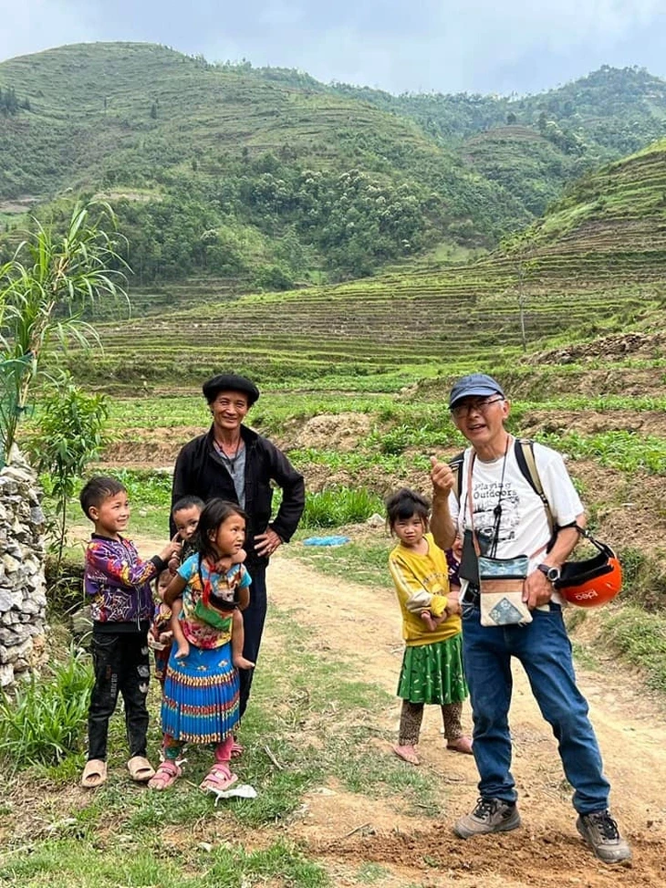 Một người Nhật tử tế đánh thức ngôi làng Lô Lô Chải