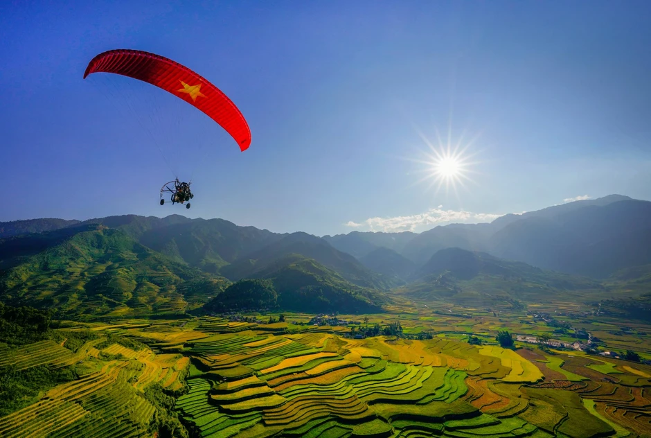 Mù Cang Chải bắt đầu có lúa chín, du khách háo hức “bay trên mùa vàng” Mù Cang Chải bắt đầu có lúa chín, du khách háo hức “bay trên mùa vàng”