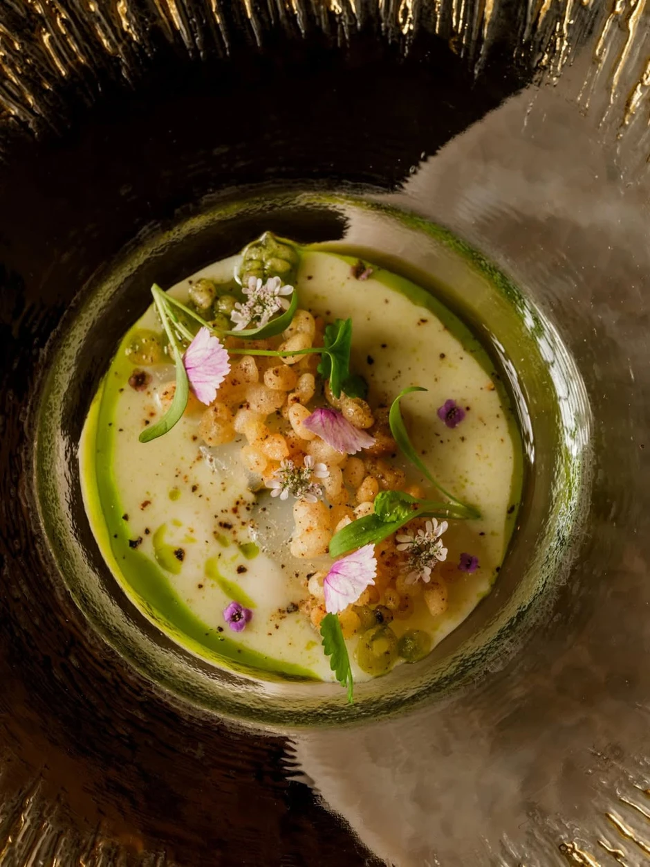Nấu phở theo cách 'chưa từng có', nhà hàng Việt đầu tiên nhận sao Michelin ở Mỹ Nấu phở theo cách 'chưa từng có', nhà hàng Việt đầu tiên nhận sao Michelin ở Mỹ