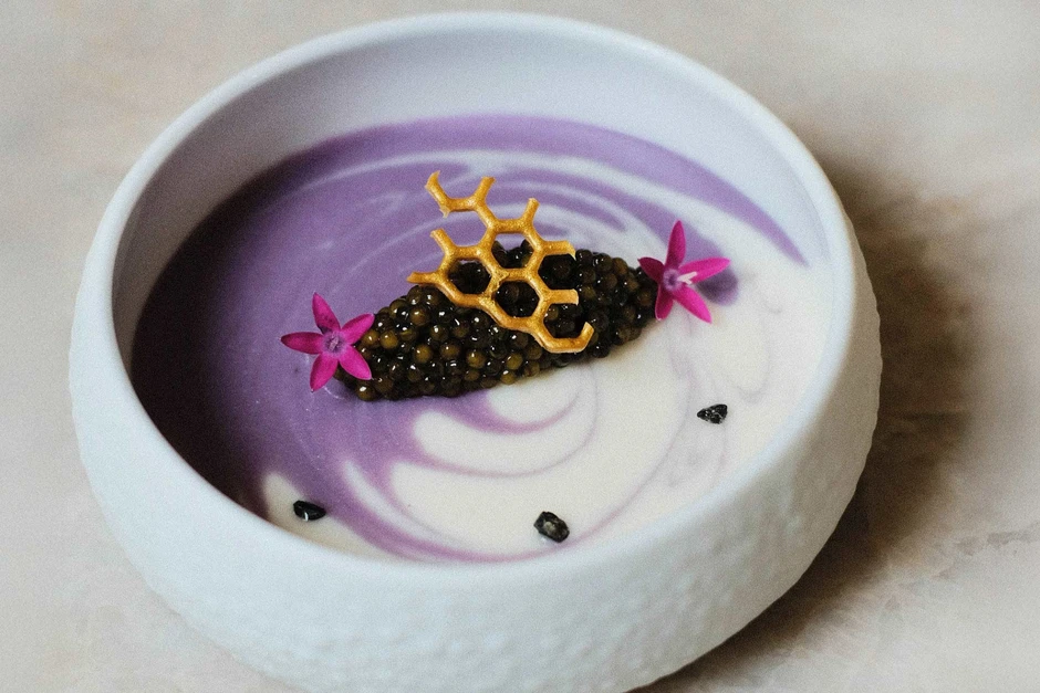 Nấu phở theo cách 'chưa từng có', nhà hàng Việt đầu tiên nhận sao Michelin ở Mỹ Nấu phở theo cách 'chưa từng có', nhà hàng Việt đầu tiên nhận sao Michelin ở Mỹ
