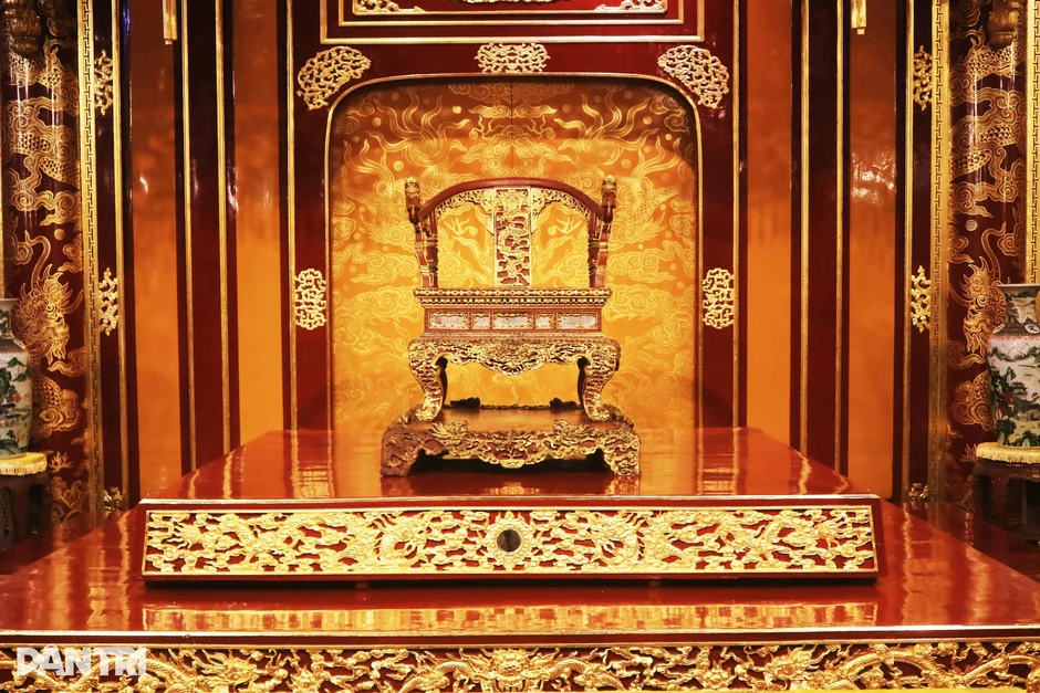 Ngai vua triều Nguyễn bị phá hoại được phục chế, sẽ được trưng bày trở lại