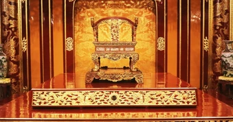 Ngai vua triều Nguyễn bị phá hoại được phục chế, sẽ được trưng bày trở lại