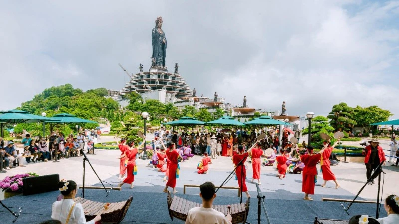 Ngành công nghiệp không khói Tây Ninh khởi sắc