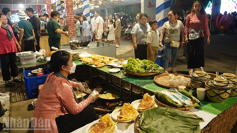 Nghe sen kể chuyện từ các món ăn Nghe sen kể chuyện từ các món ăn
