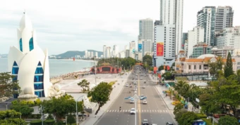 Nghiên cứu thí điểm tuyến xe buýt 2 tầng thoáng nóc hoạt động ở Nha Trang