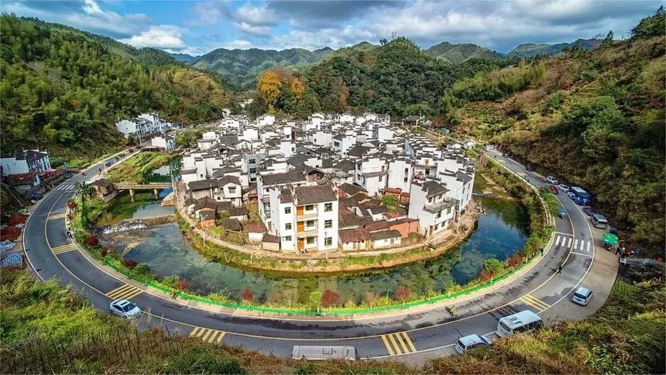 Ngôi làng 'tròn nhất Trung Quốc'