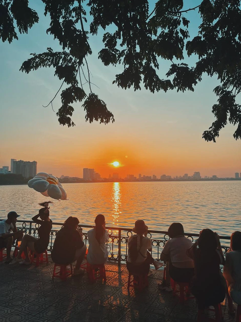Ngôi mộ bí ẩn giữa hồ Tây: Khám phá dấu tích lịch sử giữa lòng Hà Nội Ngôi mộ bí ẩn giữa hồ Tây: Khám phá dấu tích lịch sử giữa lòng Hà Nội