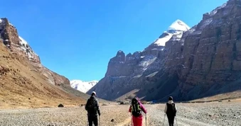 Ngọn núi thiêng ở Tây Tạng, lý do nghìn năm nay chưa ai leo được lên đỉnh