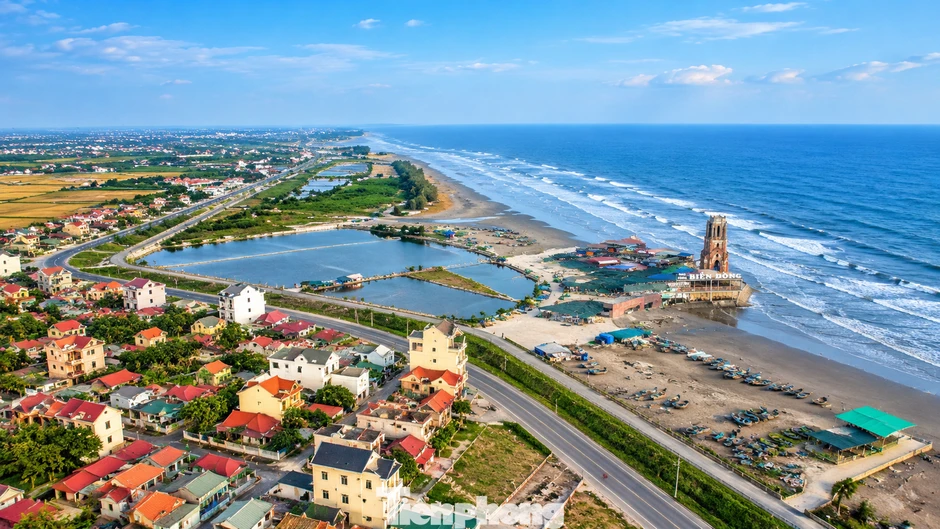 Nhà thờ đổ Hải Lý: Chứng tích biến đổi khí hậu đầu tiên của Việt Nam Nhà thờ đổ Hải Lý: Chứng tích biến đổi khí hậu đầu tiên của Việt Nam