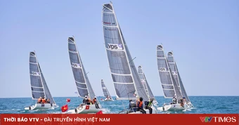 Những cánh buồm quốc tế hội tụ trên vịnh Nha Trang