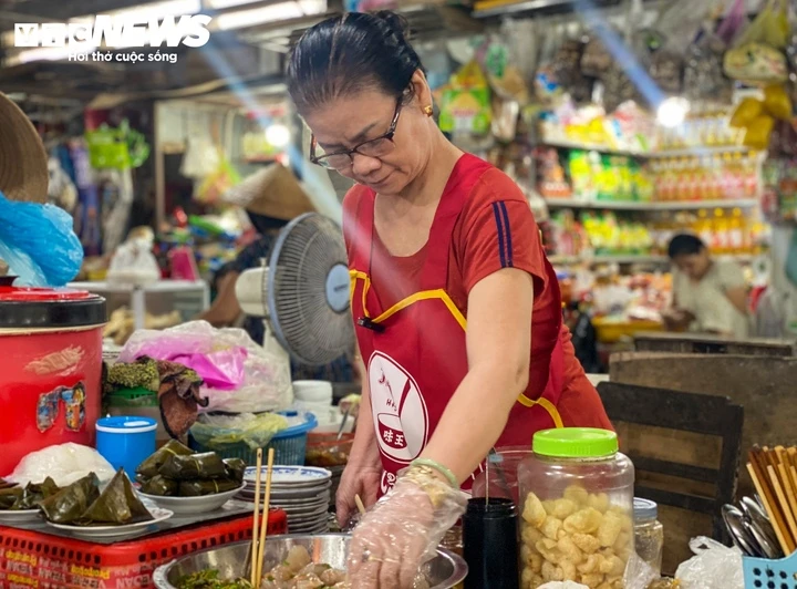 Những quán ăn giá rẻ hấp dẫn tại trung tâm Thành phố Huế Những quán ăn giá rẻ hấp dẫn tại trung tâm Thành phố Huế