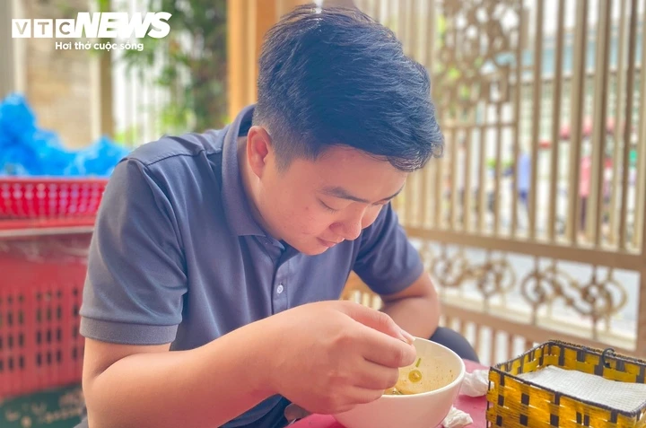 Những quán ăn giá rẻ hấp dẫn tại trung tâm Thành phố Huế Những quán ăn giá rẻ hấp dẫn tại trung tâm Thành phố Huế