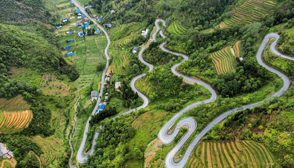 Phát hiện dân tộc La Chí có Tết tháng Bảy và ruộng bậc thang đẹp nhất thế giới Phát hiện dân tộc La Chí có Tết tháng Bảy và ruộng bậc thang đẹp nhất thế giới