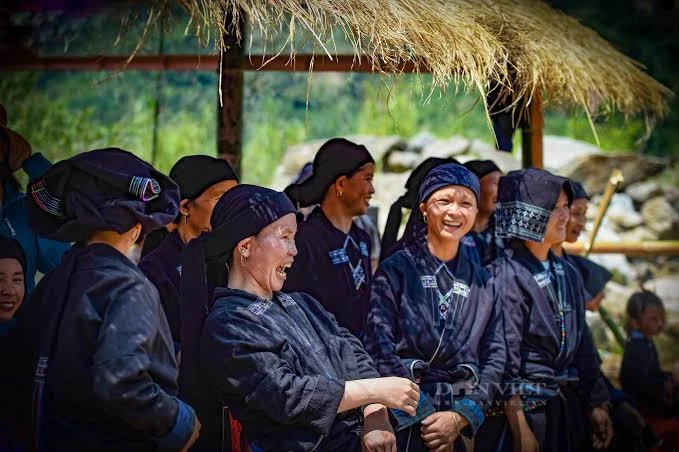 Phát hiện dân tộc La Chí có Tết tháng Bảy và ruộng bậc thang đẹp nhất thế giới Phát hiện dân tộc La Chí có Tết tháng Bảy và ruộng bậc thang đẹp nhất thế giới