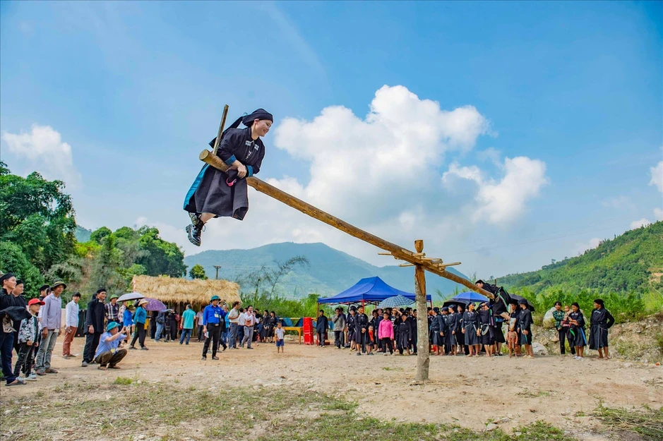 Phát hiện dân tộc La Chí có Tết tháng Bảy và ruộng bậc thang đẹp nhất thế giới Phát hiện dân tộc La Chí có Tết tháng Bảy và ruộng bậc thang đẹp nhất thế giới