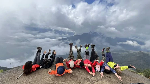 Phát hiện đỉnh núi cao 2.860 m ở Việt Nam, từng lạnh -5°C, mùa đông băng phủ trắng đẹp như trời Âu