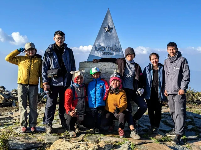 Phát hiện đỉnh núi cao 2.860 m ở Việt Nam, từng lạnh -5°C, mùa đông băng phủ trắng đẹp như trời Âu