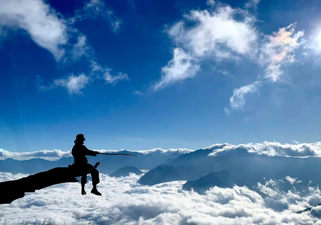 Phát hiện đỉnh núi cao 2.860 m ở Việt Nam, từng lạnh -5°C, mùa đông băng phủ trắng đẹp như trời Âu