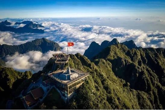 Phát hiện đỉnh núi cao 3.143 m ở Việt Nam, từng lạnh -8°C, mùa đông nhìn như một góc châu Âu Phát hiện đỉnh núi cao 3.143 m ở Việt Nam, từng lạnh -8°C, mùa đông nhìn như một góc châu Âu