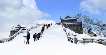 Phát hiện đỉnh núi cao 3.143 m ở Việt Nam, từng lạnh -8°C, mùa đông nhìn như một góc châu Âu