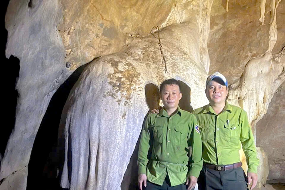 Phát hiện hang động nguyên sơ, có nhiều tầng giữa đại ngàn ở Nghệ An Phát hiện hang động nguyên sơ, có nhiều tầng giữa đại ngàn ở Nghệ An