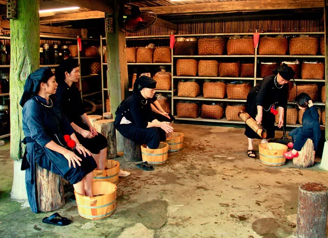 Phát hiện ngôi làng hơn 200 người 'ăn chung nồi cơm', tiền làm ra góp quỹ chung: Được thế giới vinh danh Phát hiện ngôi làng hơn 200 người 'ăn chung nồi cơm', tiền làm ra góp quỹ chung: Được thế giới vinh danh