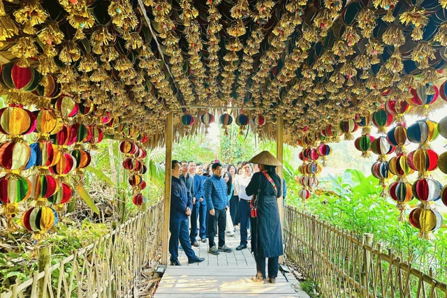 Phát hiện ngôi làng hơn 200 người 'ăn chung nồi cơm', tiền làm ra góp quỹ chung: Được thế giới vinh danh Phát hiện ngôi làng hơn 200 người 'ăn chung nồi cơm', tiền làm ra góp quỹ chung: Được thế giới vinh danh