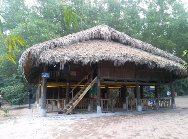 Phát hiện ngôi làng hơn 200 người 'ăn chung nồi cơm', tiền làm ra góp quỹ chung: Được thế giới vinh danh Phát hiện ngôi làng hơn 200 người 'ăn chung nồi cơm', tiền làm ra góp quỹ chung: Được thế giới vinh danh