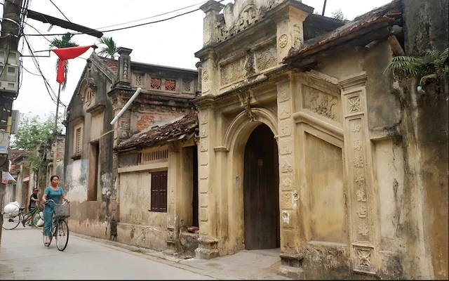 Phát hiện ngôi làng hơn 500 năm tuổi cách Hà Nội 40 km, có gần 50 biệt thự đẹp như một góc châu Âu Phát hiện ngôi làng hơn 500 năm tuổi cách Hà Nội 40 km, có gần 50 biệt thự đẹp như một góc châu Âu