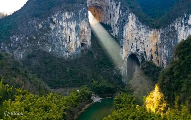 Phát hiện ngôi làng "ẩn" trong lòng núi ở nước láng giềng Việt Nam, từng có gần 100 người sống tách biệt Phát hiện ngôi làng "ẩn" trong lòng núi ở nước láng giềng Việt Nam, từng có gần 100 người sống tách biệt