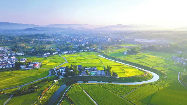 Phát hiện ngôi làng "ẩn" trong lòng núi ở nước láng giềng Việt Nam, từng có gần 100 người sống tách biệt Phát hiện ngôi làng "ẩn" trong lòng núi ở nước láng giềng Việt Nam, từng có gần 100 người sống tách biệt