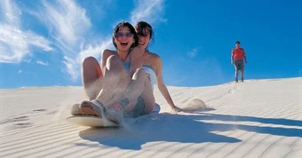 Phát hiện "tiểu sa mạc Sahara" ở Việt Nam có hồ rộng 70 ha, kỳ nghỉ 5 ngày đón hơn 10.000 lượt khách