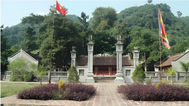 Phát hiện thảo nguyên cách Hà Nội 300 km, cảnh đẹp đến mức nhiều người ngỡ đang du lịch châu Âu Phát hiện thảo nguyên cách Hà Nội 300 km, cảnh đẹp đến mức nhiều người ngỡ đang du lịch châu Âu