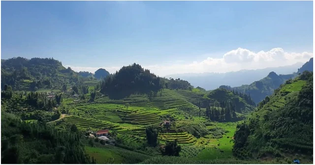 Phát hiện thảo nguyên cách Hà Nội 300 km, cảnh đẹp đến mức nhiều người ngỡ đang du lịch châu Âu Phát hiện thảo nguyên cách Hà Nội 300 km, cảnh đẹp đến mức nhiều người ngỡ đang du lịch châu Âu