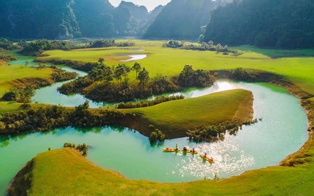 Phát hiện thảo nguyên gần 100 ha cách Hà Nội 130 km như "Mông Cổ thu nhỏ", làng đang tranh giải thế giới Phát hiện thảo nguyên gần 100 ha cách Hà Nội 130 km như "Mông Cổ thu nhỏ", làng đang tranh giải thế giới