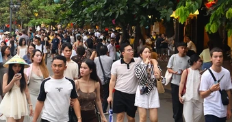 Phố cổ Hội An chật kín du khách dịp lễ 2/9