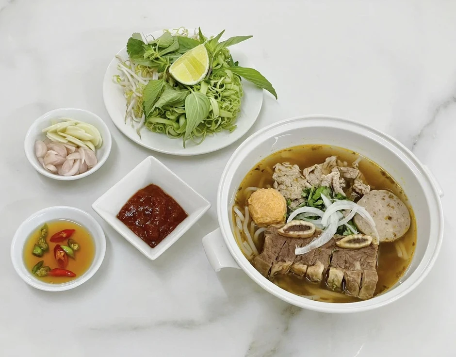 Quán bún bò ở TPHCM có tấm biển báo với nội dung gây sốt Quán bún bò ở TPHCM có tấm biển báo với nội dung gây sốt