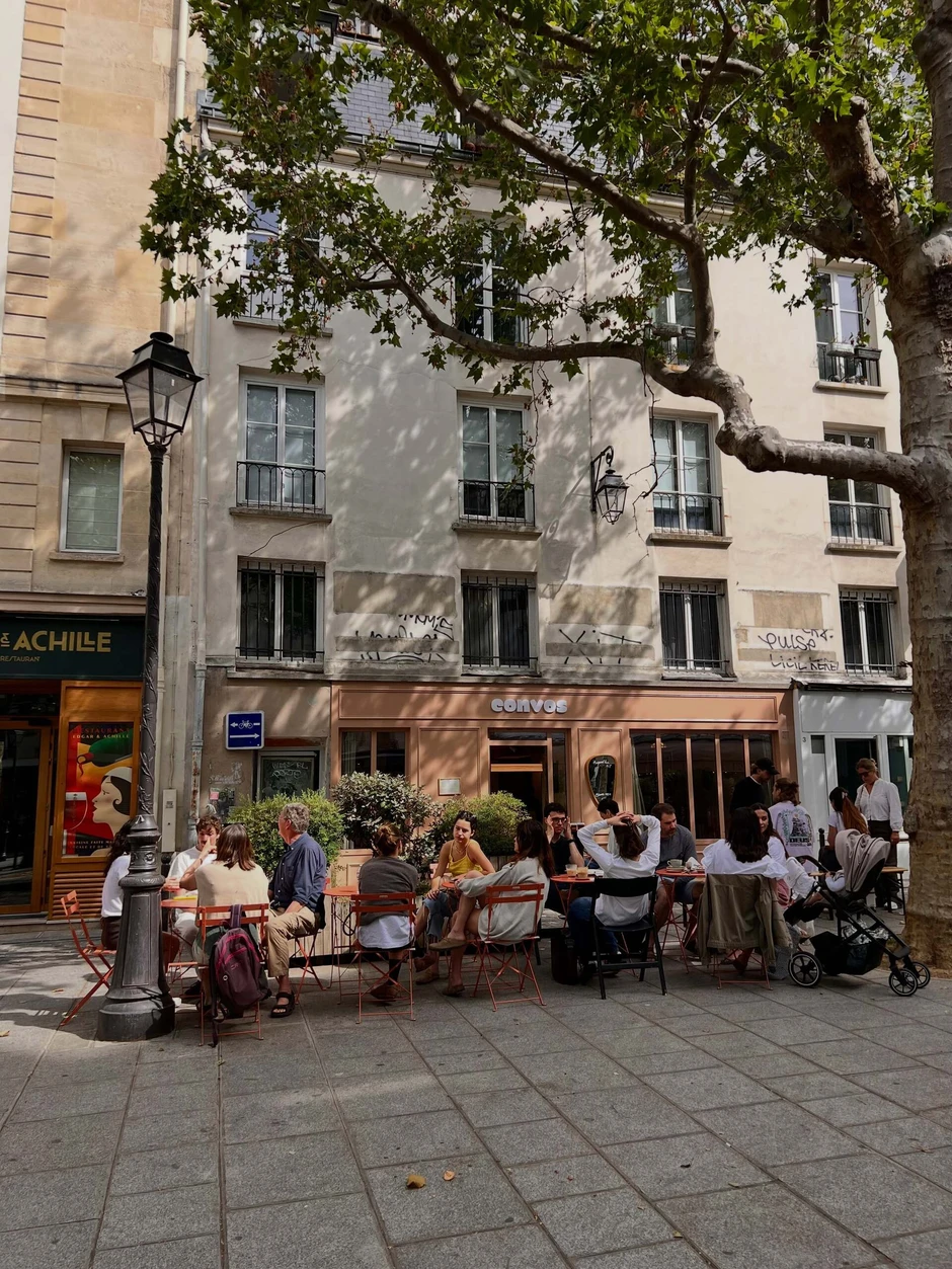 Quán cà phê Việt Nam ở Paris bất ngờ hút khách sau sự cố mất điện Quán cà phê Việt Nam ở Paris bất ngờ hút khách sau sự cố mất điện