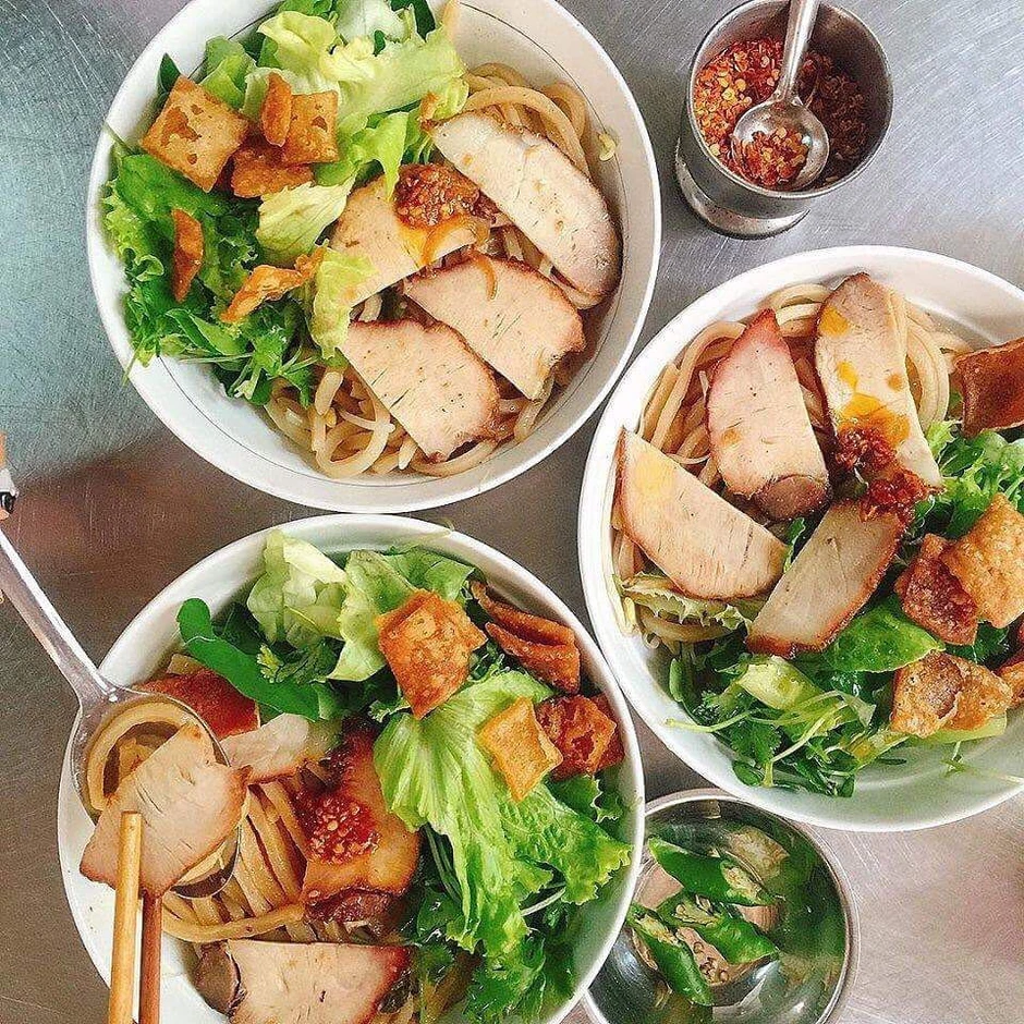 Quán nhỏ ở Hội An được khách Canada khen có bánh mì ngon nhất Quán nhỏ ở Hội An được khách Canada khen có bánh mì ngon nhất