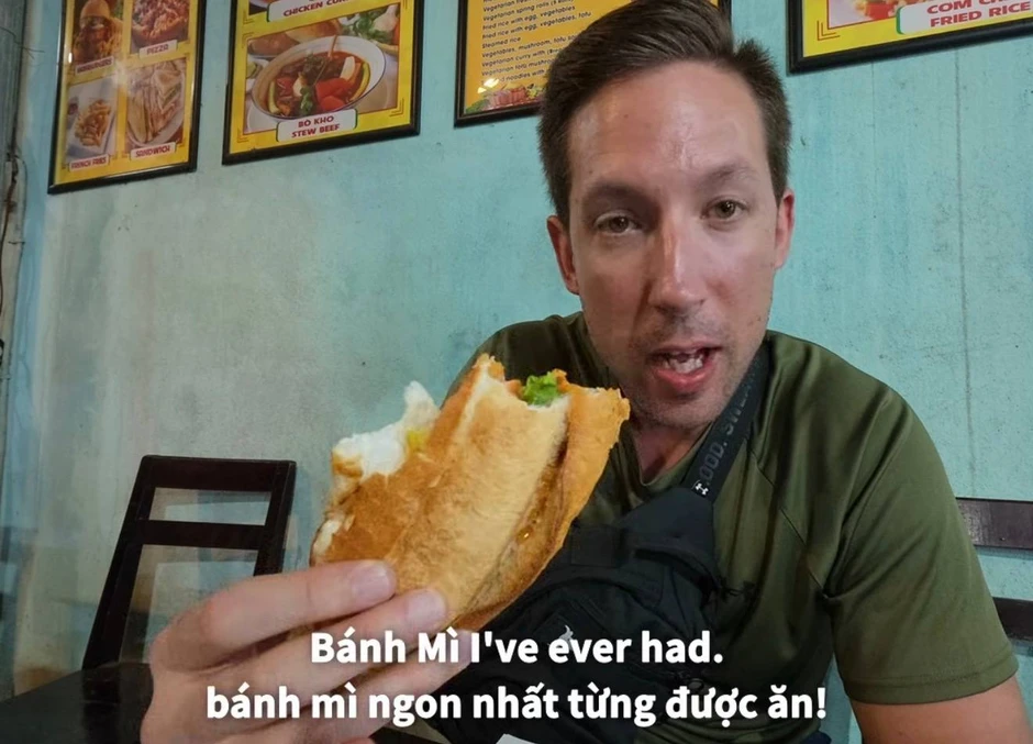 Quán nhỏ ở Hội An được khách Canada khen có bánh mì ngon nhất Quán nhỏ ở Hội An được khách Canada khen có bánh mì ngon nhất