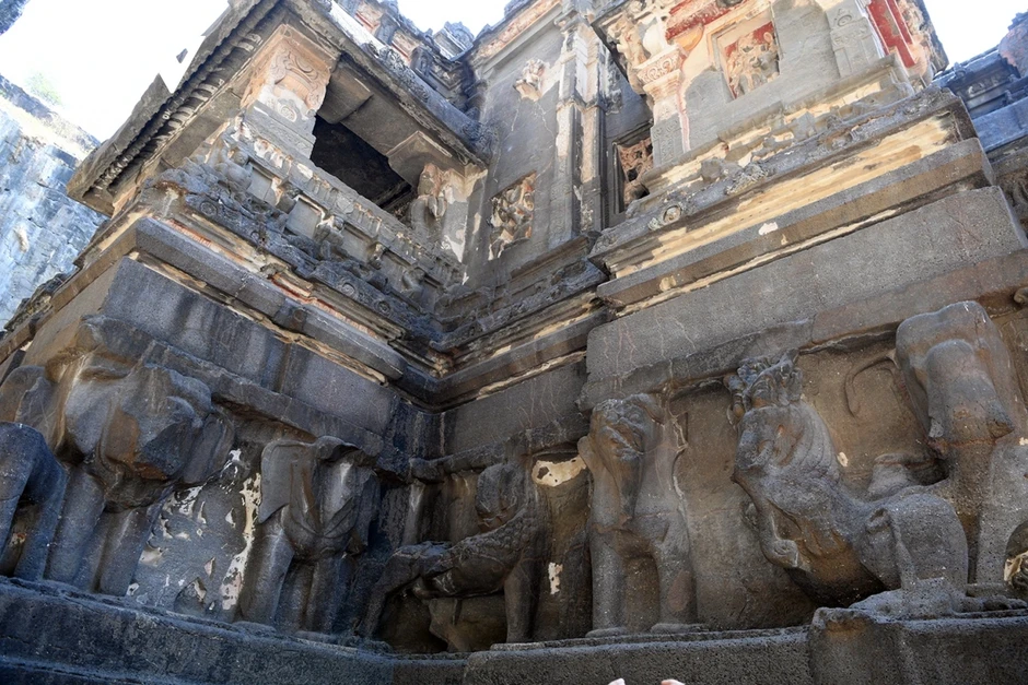 Quần thể hang động Ellora - kỳ quan kiến trúc trong lòng núi