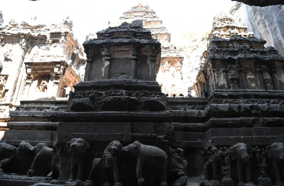 Quần thể hang động Ellora - kỳ quan kiến trúc trong lòng núi