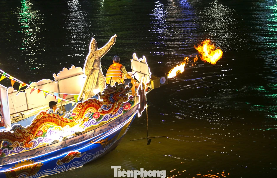 Quy Nhơn lung linh đêm hội thuyền hoa