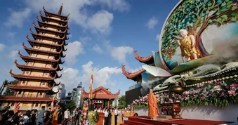 Rằm tháng Giêng ở TPHCM: Đi đâu để cầu an, vãn cảnh đầu năm?