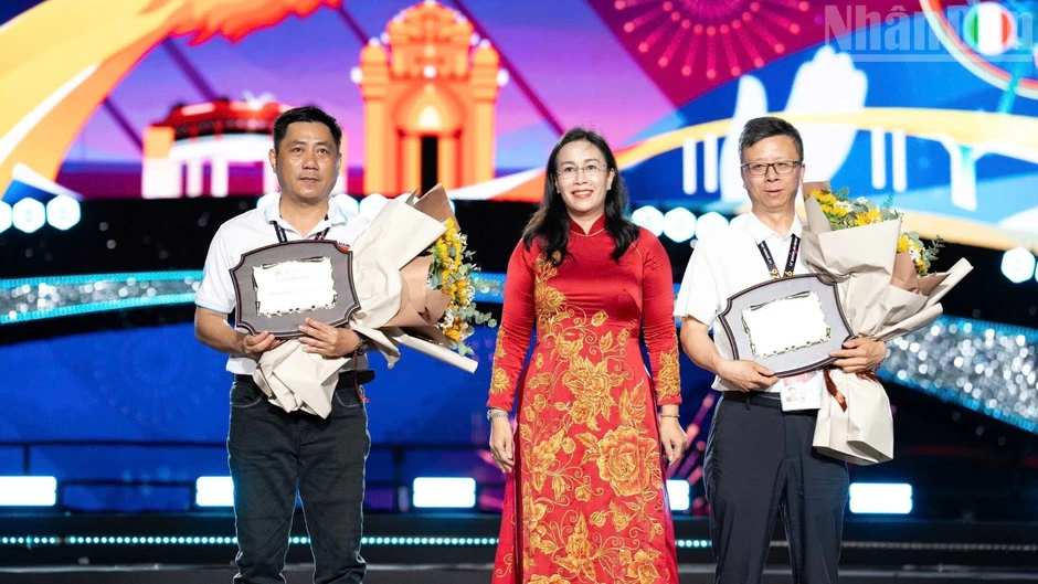 Rực rỡ sắc màu thiên nhiên đêm khai mạc Lễ hội pháo hoa quốc tế Đà Nẵng 2026 Rực rỡ sắc màu thiên nhiên đêm khai mạc Lễ hội pháo hoa quốc tế Đà Nẵng 2026