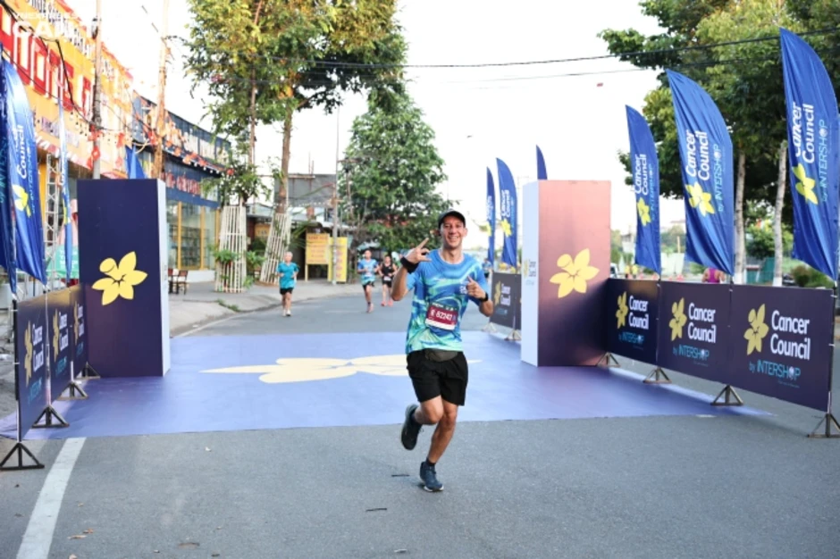 Runner quốc tế mê trái cây tươi khi đến Cần Thơ chạy bộ - Báo TinVina