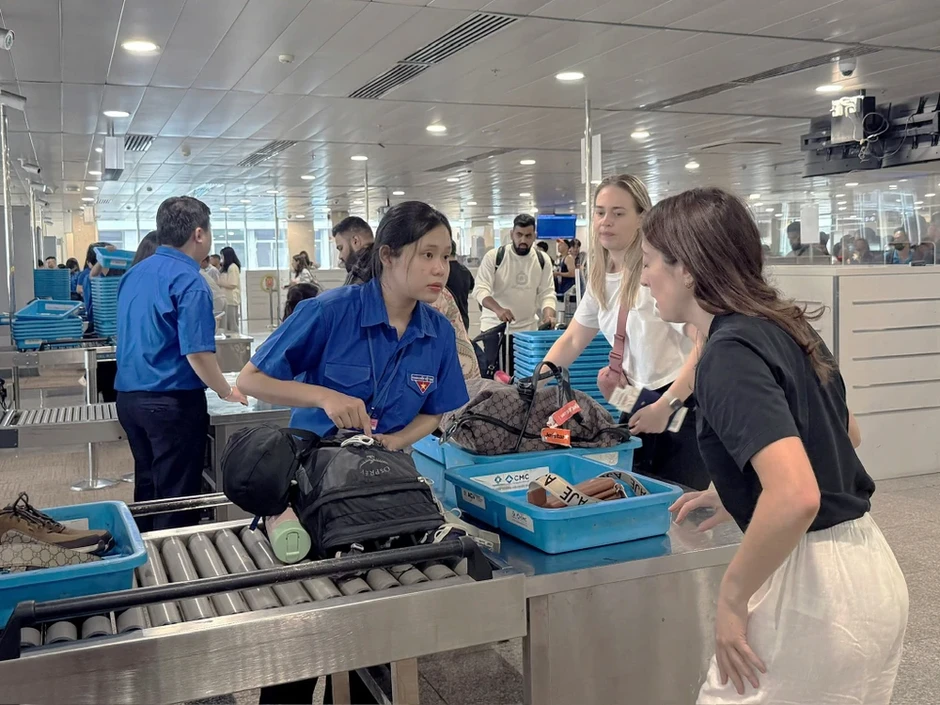 Sân bay Tân Sơn Nhất đón hơn 136.000 lượt khách ngày cuối kỳ nghỉ lễ Sân bay Tân Sơn Nhất đón hơn 136.000 lượt khách ngày cuối kỳ nghỉ lễ