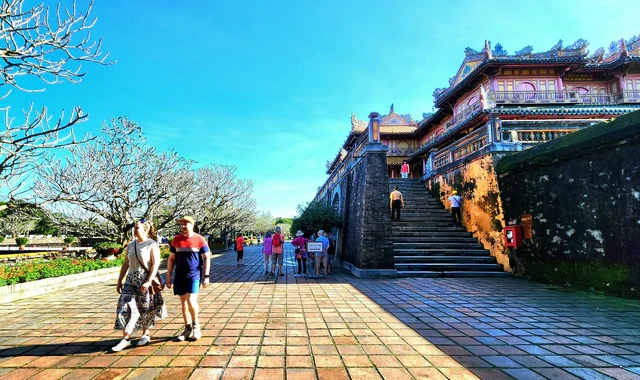 Sánh vai Bắc Kinh, Seoul, thành phố Việt Nam lọt đề cử 'Oscar du lịch': Thu 10.300 tỷ đồng trong 6 tháng Sánh vai Bắc Kinh, Seoul, thành phố Việt Nam lọt đề cử 'Oscar du lịch': Thu 10.300 tỷ đồng trong 6 tháng