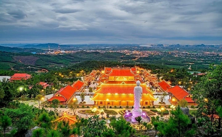 Soi giá những tour du lịch tâm linh 3 miền hút khách nhất đầu năm 2026 Soi giá những tour du lịch tâm linh 3 miền hút khách nhất đầu năm 2026